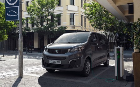 Peugeote Traveller 3