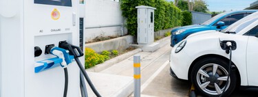 España cierra 2025 con 53.072 puntos de recarga, un 37% más. El problema es que una cuarta parte no funciona