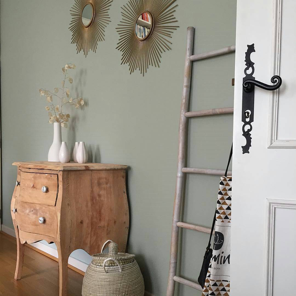 Cómo crear un recibidor de revista con espacio para almacenar