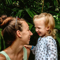 Hay una solución para la culpa materna de no ser “suficiente”: recordar que el amor pesa más que la perfección