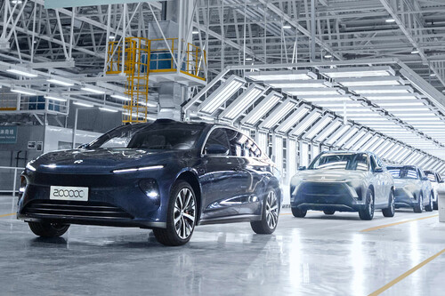 Abaratar las baterías era la solución para reducir el precio del coche eléctrico. La nueva de NIO es más cara que un Tesla Model 3