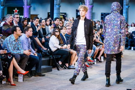 Pineda Covalín inaugura la semana de la moda en México con urbanismo y color