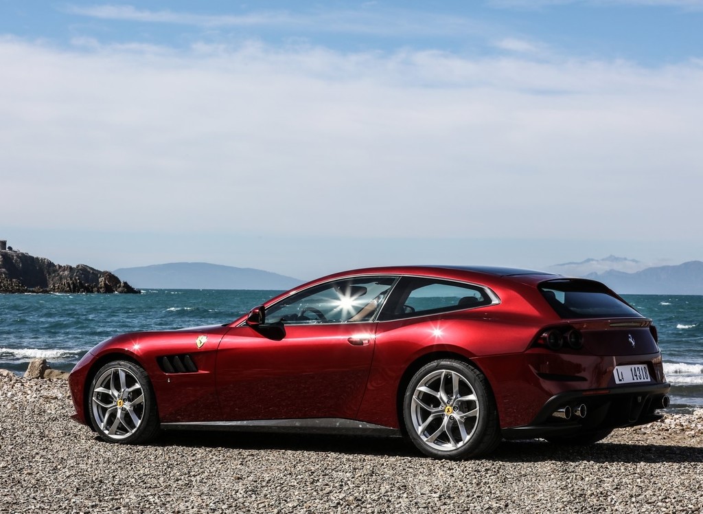 Ferrari GTC4Lusso sale de producción, para darle la bienvenida a un nuevo integrante