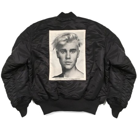 Y después de Zayn, llega Justin Bieber con su colección para Barney's