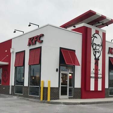 Vendió KFC por 2 millones y terminó arrepintiéndose: ahora subastan la casa del coronel Sanders y una misteriosa receta de 11 especias 