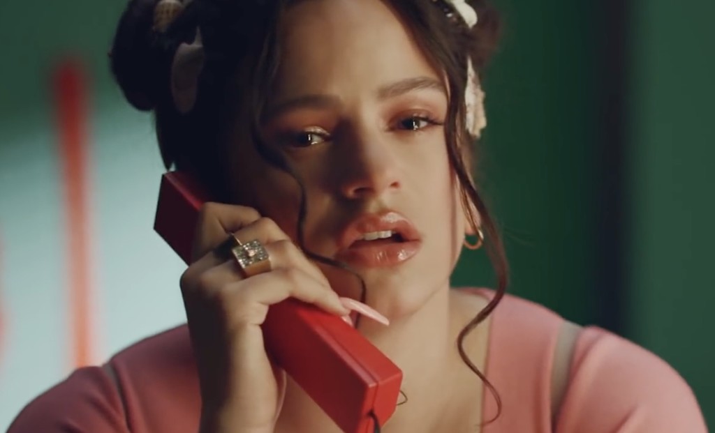 Rosalía sorprende a sus fans con nuevo single, 'Juro que', y promete