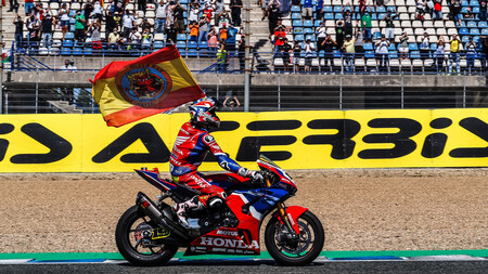 Álvaro Bautista prolongó la racha regresando al podio con su Honda CBR1000RR-R y rozó su mejor fin de semana del año