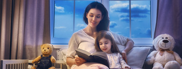 Cuento, relajación, conexión y amor: las claves de una experta para facilitar a los padres el momento de acostar a sus hijos