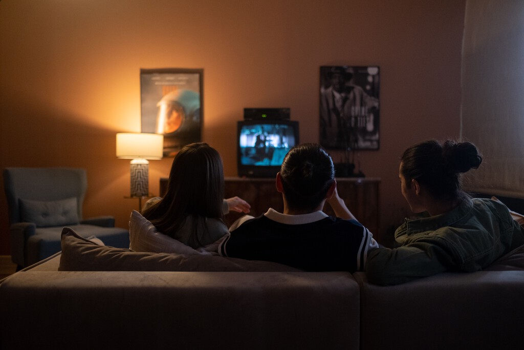 Los psicólogos coinciden: ver películas o series que ya hemos visto no es un signo de mala memoria, es por la búsqueda del bienestar 