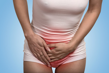 Consumir más agua ayuda a prevenir la cistitis en las mujeres