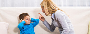 "Pórtate bien" y "haz caso": por qué estas órdenes no sirven para educar a los hijos 