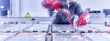 Si Europa quiere sobrevivir al coche eléctrico de China solo tiene una opción: invertir (aún más) en baterías propias. No sabemos si funcionará  