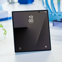 Se acabó cargar con un portátil: un Galaxy Z Fold7 y este accesorio es lo único que necesitas para trabajar en todas partes 