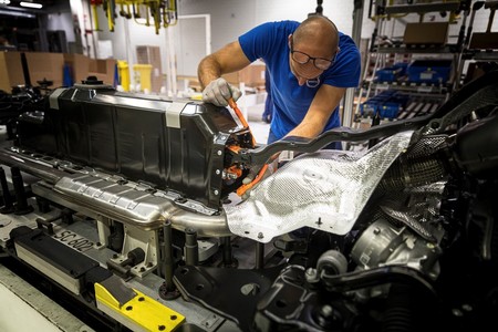 Volvo recurre al blockchain para asegurarse de que sus baterías lleven cobalto extraído 'sin sangre'