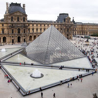 El Louvre cerró ayer sus puertas debido a una huelga de trabajadores del museo
