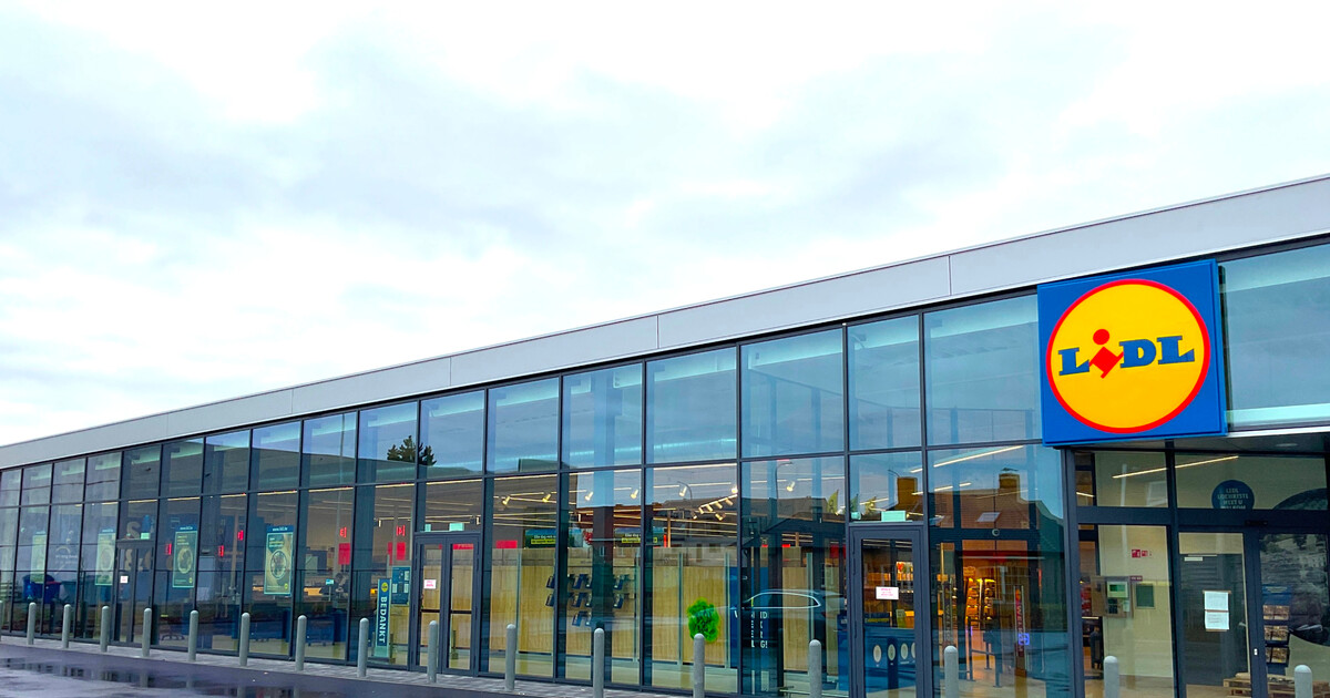 Lidl soluciona el problema de secar la ropa en pisos pequeños con este tendedero giratorio