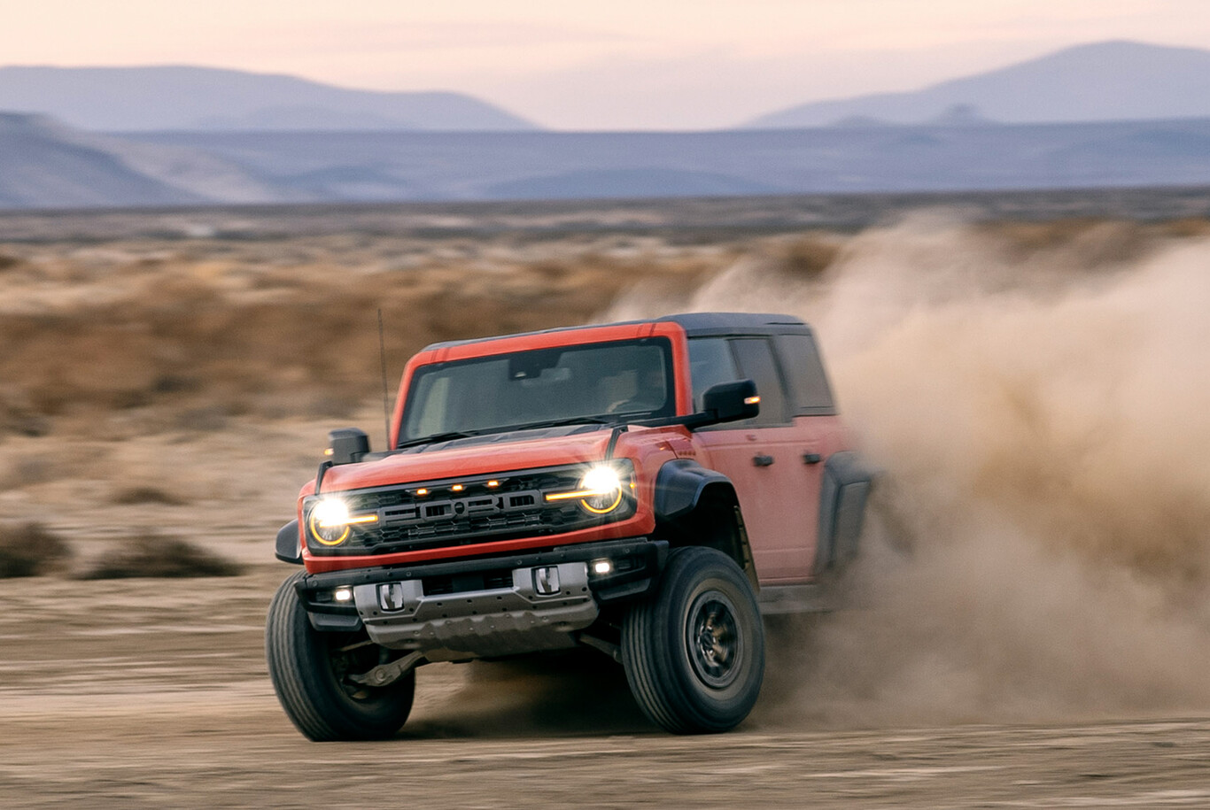 El Ford Bronco Raptor es un imponente SUV de 400 hp y descomunal desempeño off-road