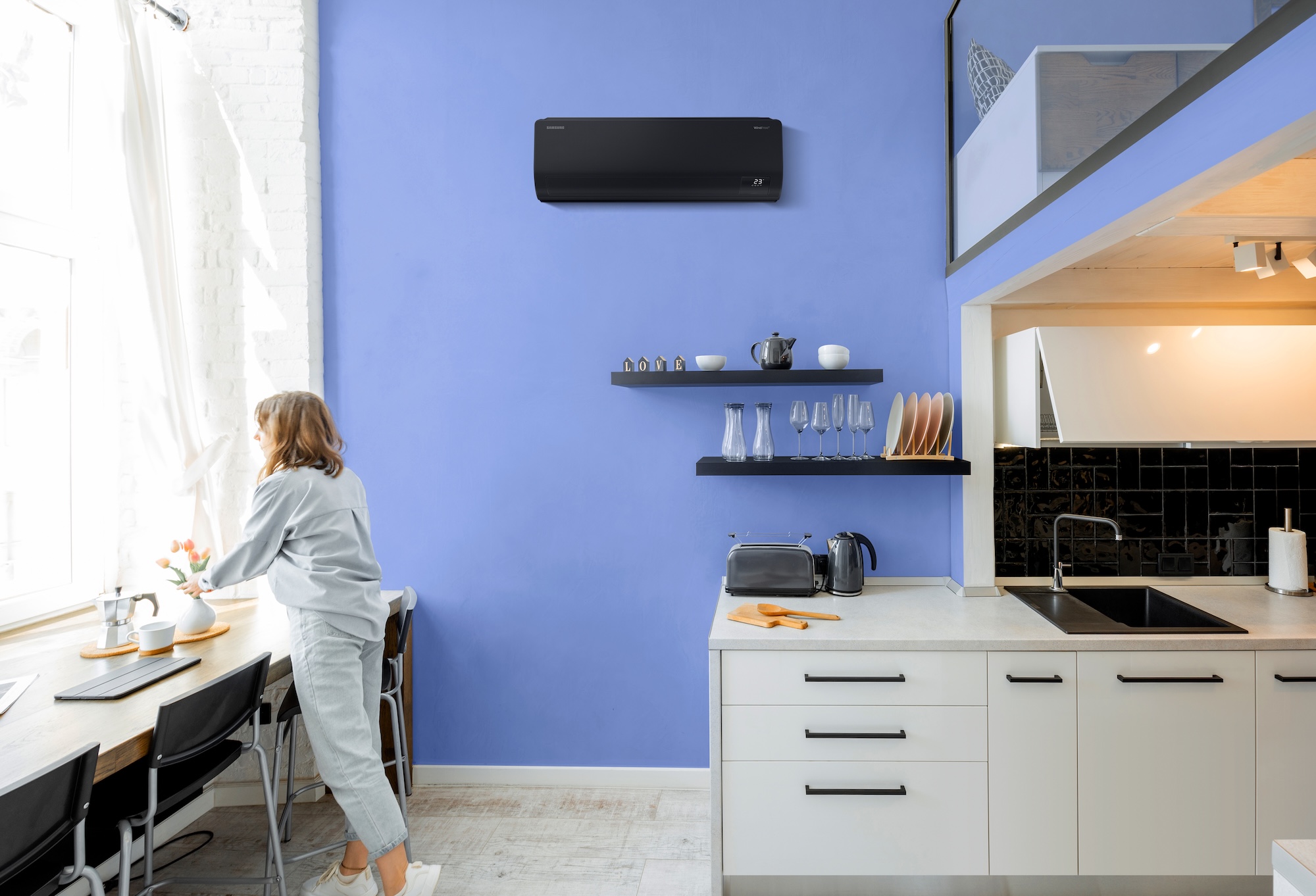 Windfree Avant S2 Black 2023 Lifestyle Image Residential 08 Jpg