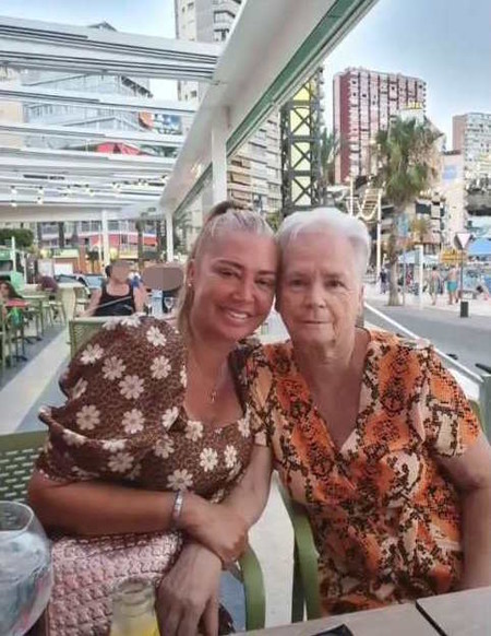 Quiero a mi mamá: Belén Esteban le dedica una de Massiel a su madre en Benidorm