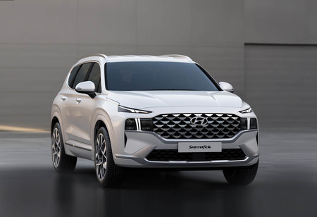 El nuevo Hyundai Santa Fe llegará en septiembre con un arriesgado frontal y una nueva plataforma