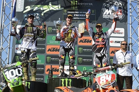 Podium MX2