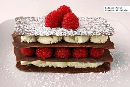 Milhojas de chocolates con frambuesas. Receta para San Valentín