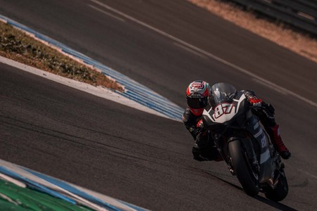 La Ducati Panigale V4 ha sido la mayor novedad en el primer día de test de SBK en Jerez