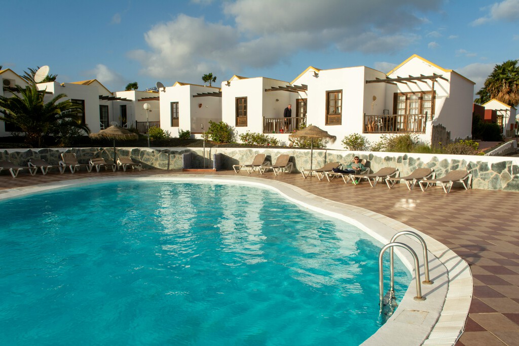 Vivir en una casa con piscina comunitaria parece idílico, pero puede convertirse en una pesadilla. Esto tienes que tener en cuenta 