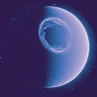 La ESA y China ya tienen su primera imagen completa de la aurora boreal. Y no se parece a ninguna que hayas visto  