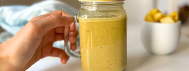 La piña y el té matcha combinan a la perfección en este refrescante batido de verano, sin azúcar añadido 