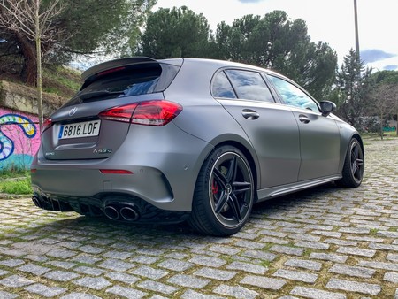 Mercedes-AMG A45 S trasera