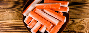 Surimi, la salchicha del mar: qué es exactamente, qué propiedades tiene y seis recetas en los que utilizarlo