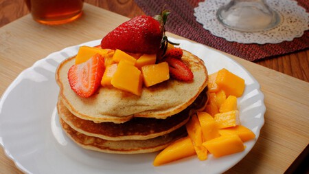 Receta de hot cakes de avena y plátano del Chef Oropeza, altos en fibra, sin harina ni gluten 