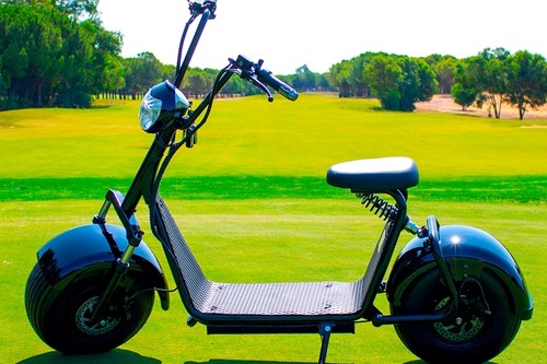 Tipos de patinetes eléctricos según la DGT. La matrícula podría ser obligatoria para algunos modelos