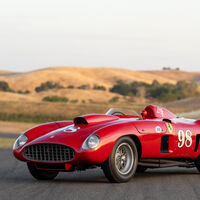 Sale a subasta “el mejor Ferrari jamás construido”: el 410 Sport Spider de 1955 que Carrol Shelby llevó a la gloria
