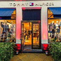 Este bolso Tommy Hilfiger está a mitad de precio y es uno de los regalos favoritos para San Valentín   