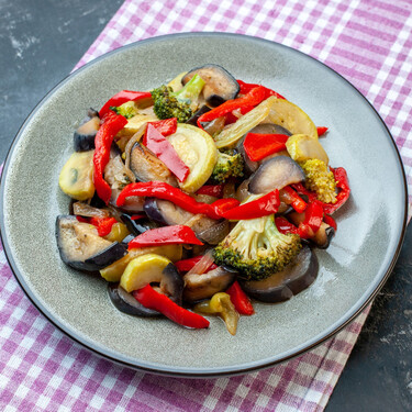 El cacharro para en el microondas a precio mínimo que soluciona comidas y cenas los días que no apetece cocinar