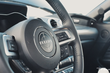 Ford Mustang Bullitt volante