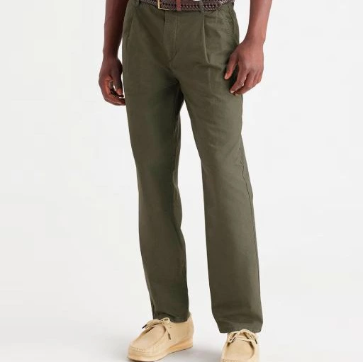 Pantalón de hombre estilo chino casual con pinzas tapered fit
