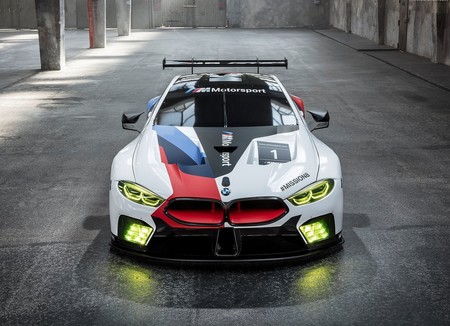 BMW M8 GTE, listo para competir en las 24 horas de Le Mans y también para salir a la calle