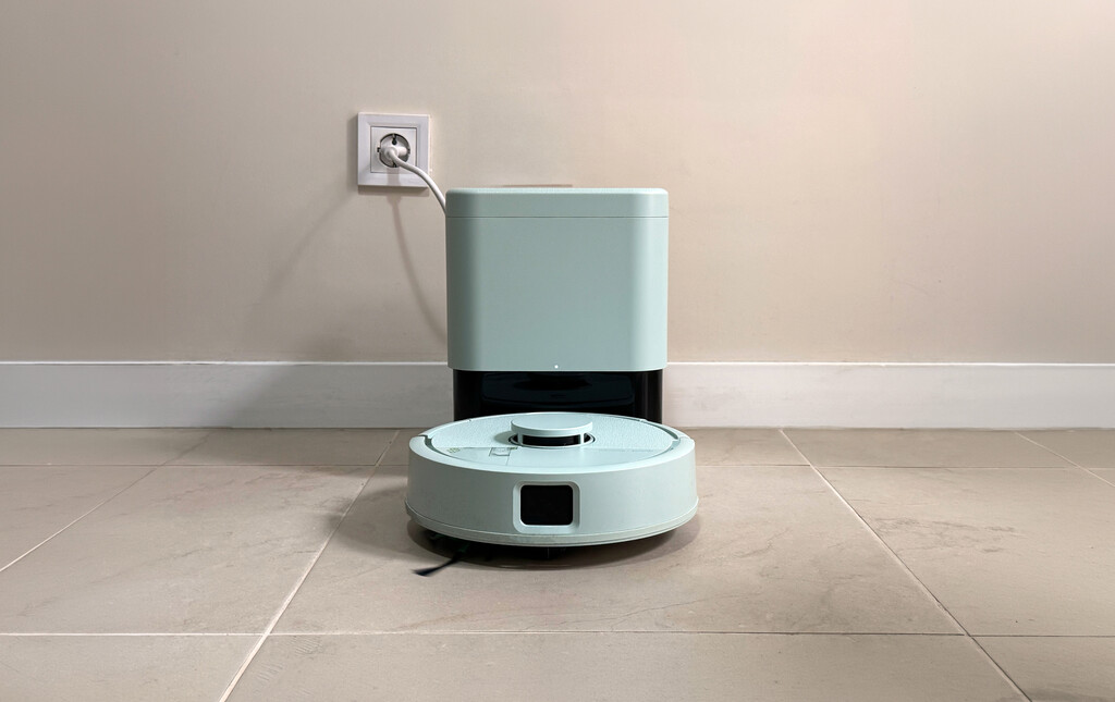 He probado el robot aspirador más pequeño del mundo: el Roomba Mini entra por el tamaño, pero la experiencia no va solo de eso