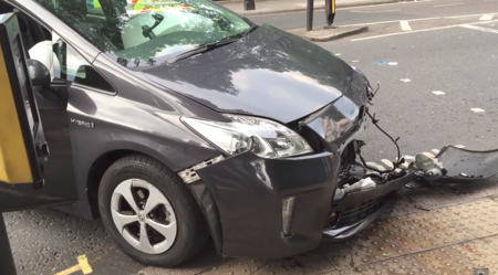Prius Mercedes Choque