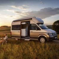 La camper definitiva de Volkswagen se llama Grand California, y es una Crafter con cocina, baño, ducha...