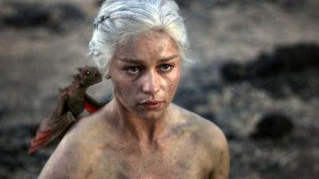 #AnimsKhaleesi Emilia Clarke y su (supuesta) lucha contra un aneurisma cerebral