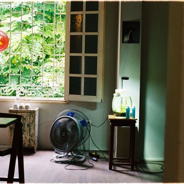Todos los expertos en climatización recomiendan lo mismo: combinando ventilador, aire acondicionado y ventanas se consume hasta 25 veces menos de electricidad 