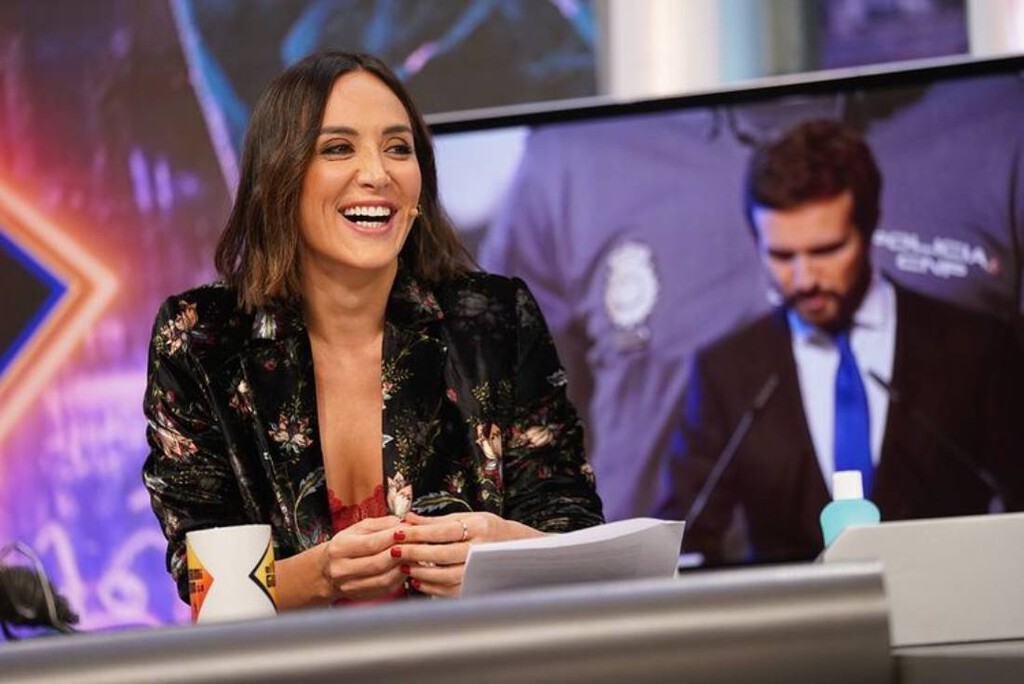 Así es la blazer de flores de Tamara Falcó con la que podemos conseguir dar un gran toque de estilo a nuestro look 
