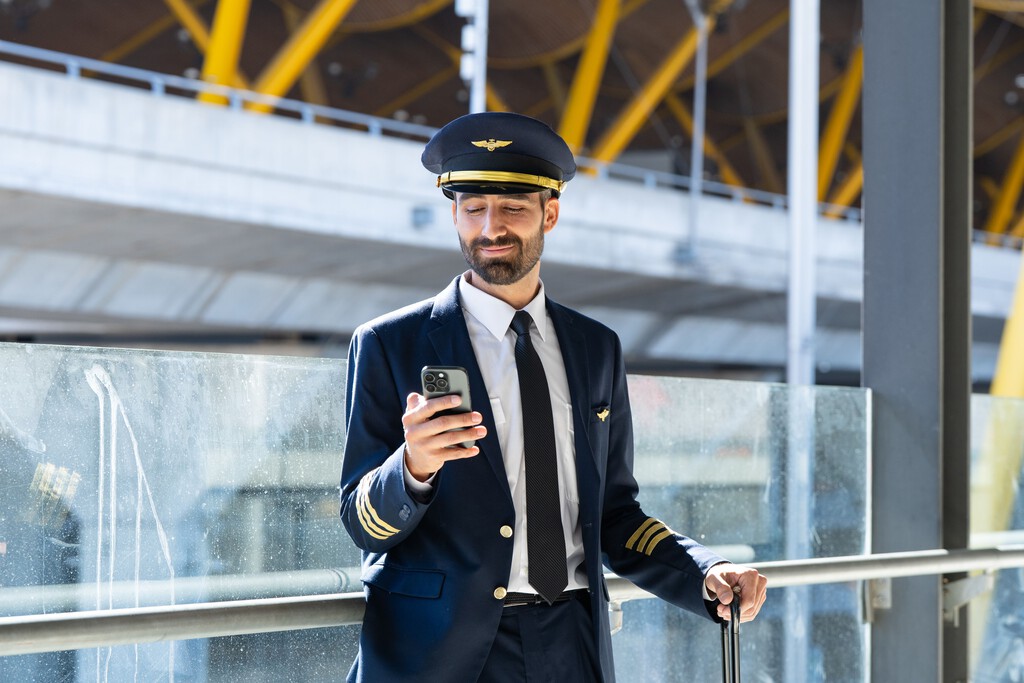 Holafly lanza una eSIM "eterna": no caduca, vale para todo el mundo y ofrece 1GB gratis de datos para siempre con una condición