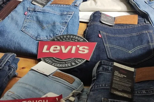 Levis1