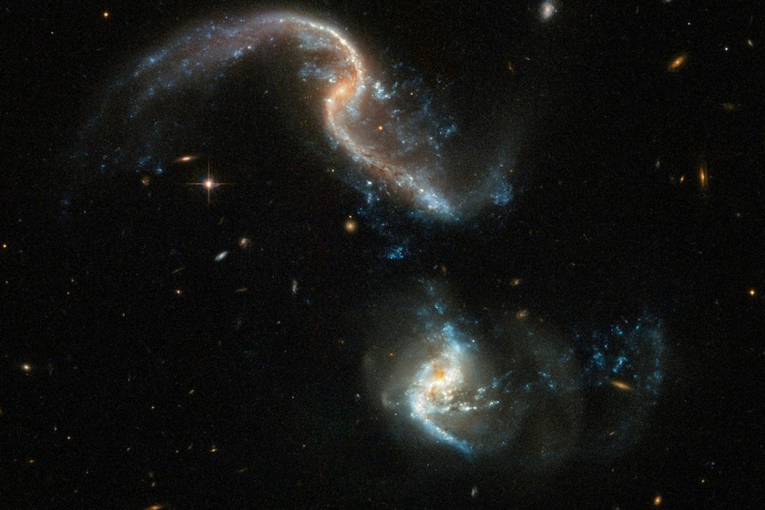 El Hubble captura una espectacular imagen de dos galaxias chocando ...