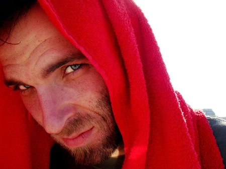 En verano, mejor perfúmate en la barba o el cabello